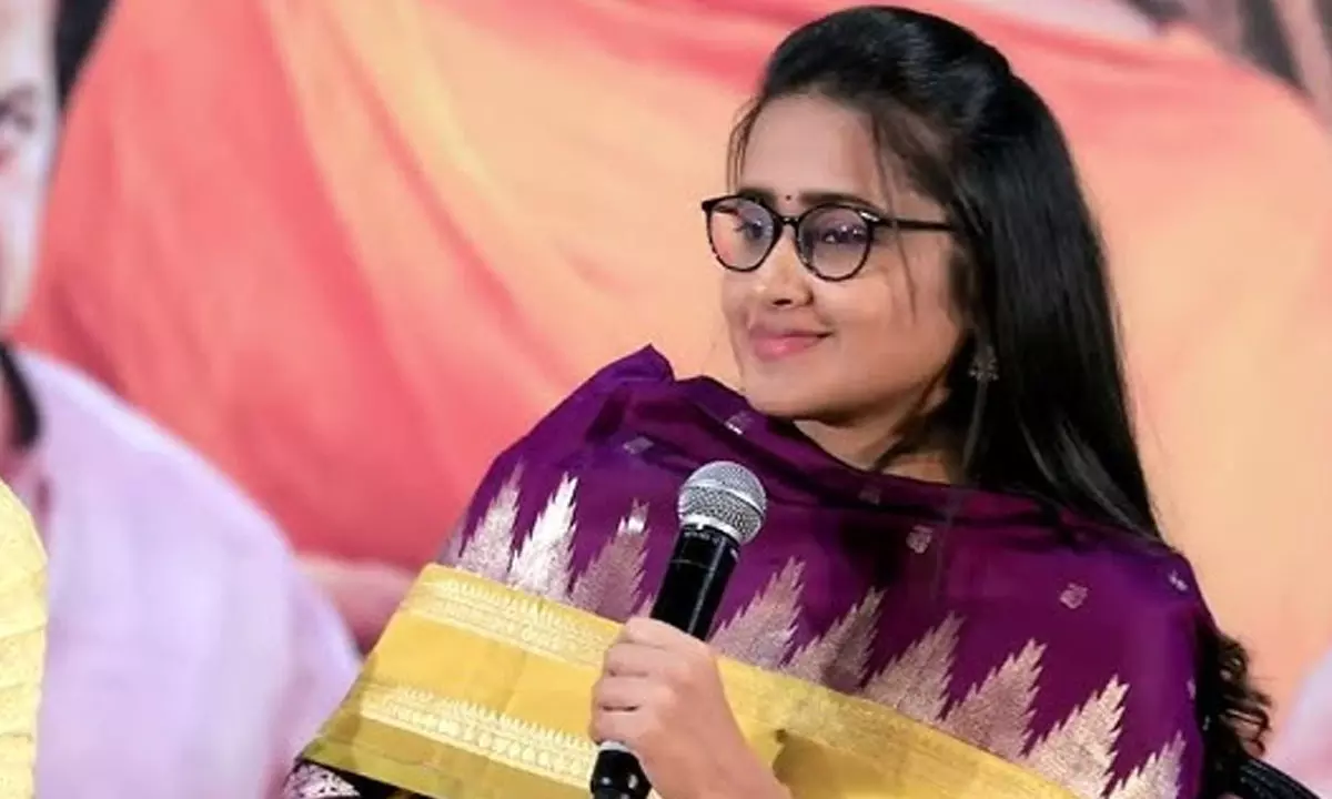 మన కథలు చెప్పాలి.. కానీ ఇలా!