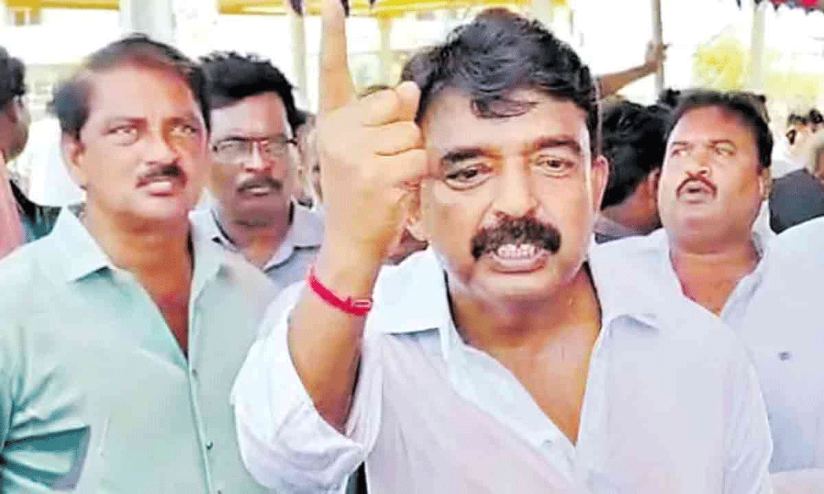 ప్రతి 3 నెలలకోసారి గొడవ పడటం పేర్ని నానికి అలవాటా?