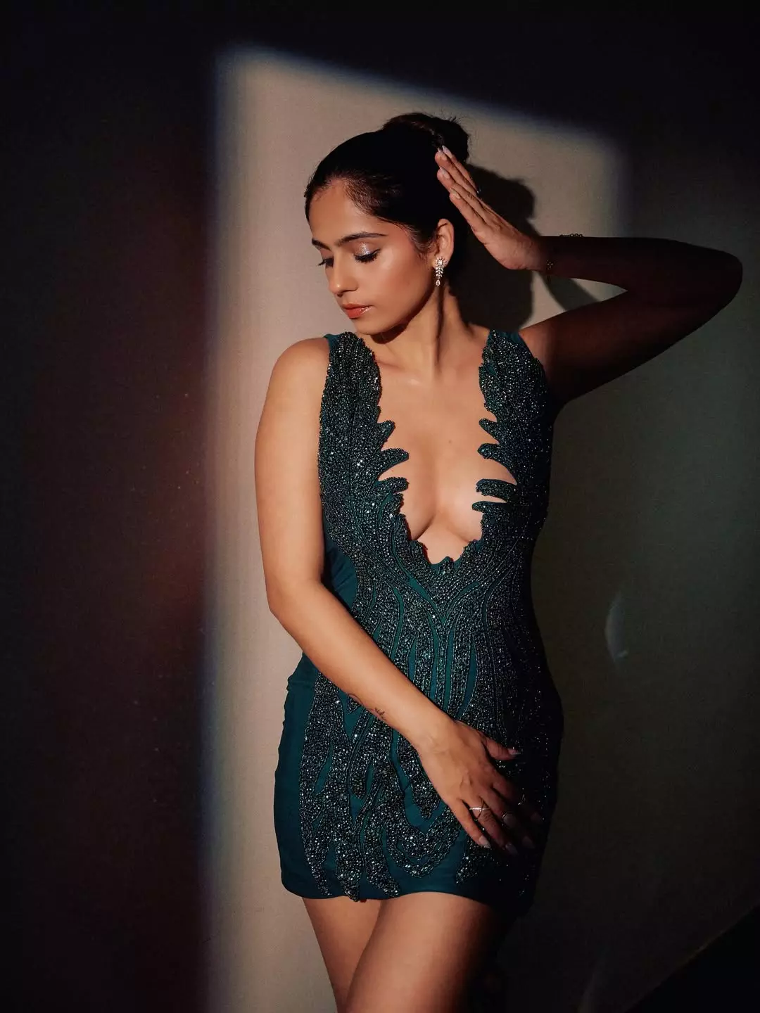 Emerald Glow: Rose Sardana’s Bold Fashion Moment