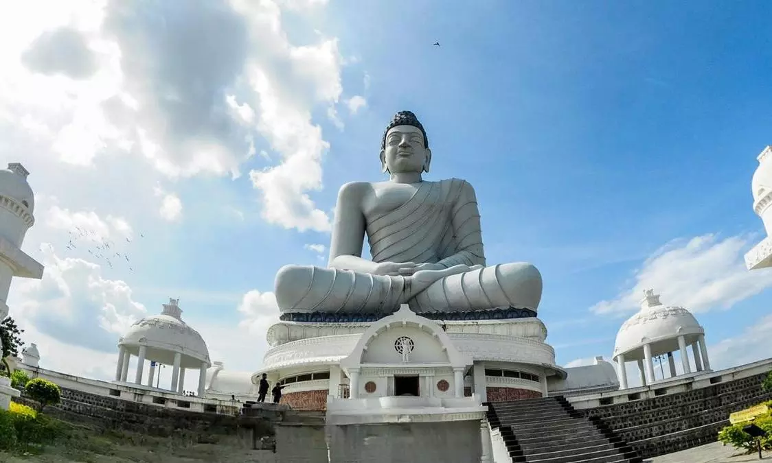 రాజ‌ధానికి చ‌ట్ట‌బ‌ద్ధ‌త:  మిగిలిపోయిన ప్ర‌శ్న‌లు.. !