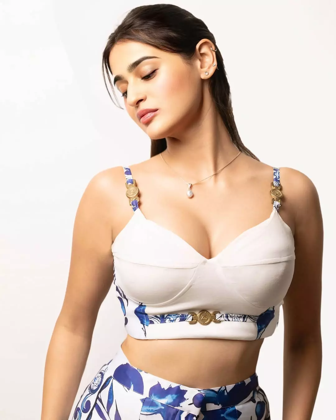 Prakriti Pavani Turns Up the Heat in Effortless Chic Style Prakriti Pavani Turns Up the Heat in Effortless Chic Style