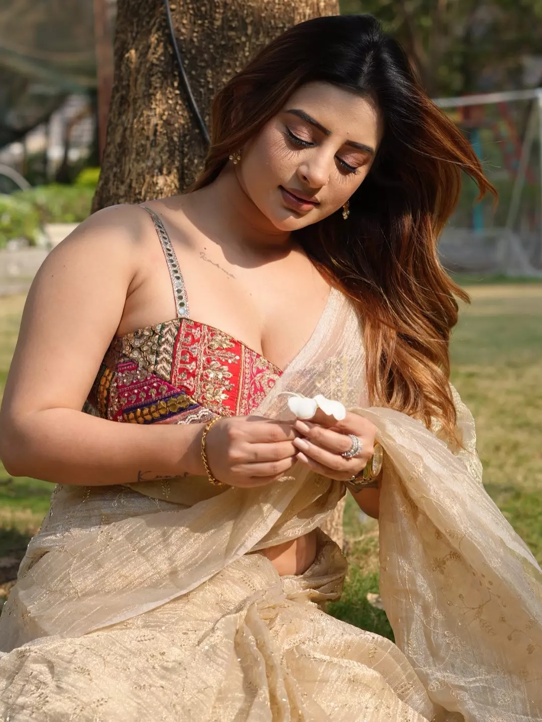 Ankita Dave Stuns in Elegant Saree Look, Fans Love Her Graceful Photoshoot Ankita Dave Stuns in Elegant Saree Look, Fans Love Her Graceful Photoshoot