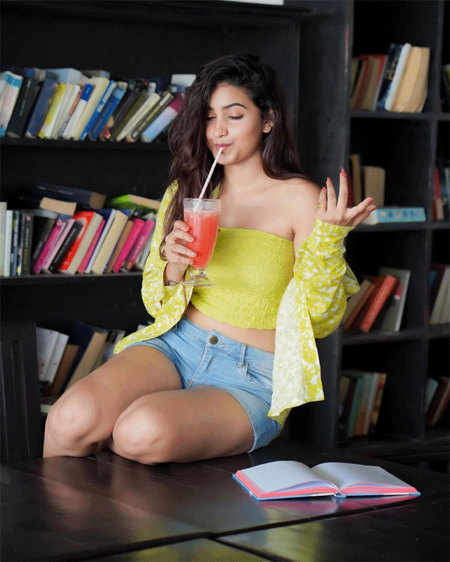 Deepika Pilli’s Refreshing Library Look Steals Hearts Deepika Pilli’s Refreshing Library Look Steals Hearts