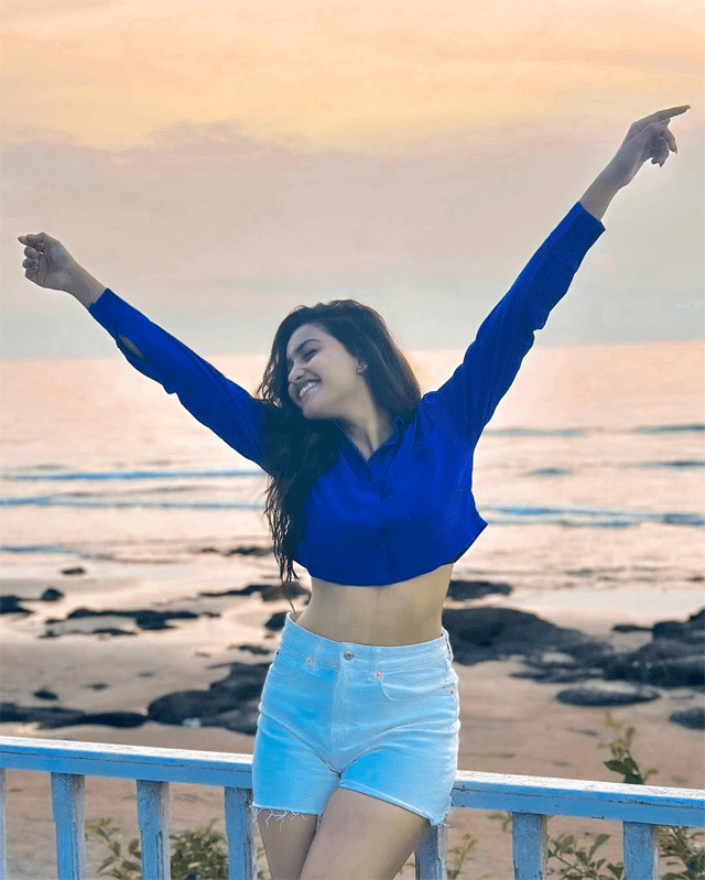 Deepika Pilli’s Refreshing Library Look Steals Hearts Deepika Pilli’s Refreshing Library Look Steals Hearts