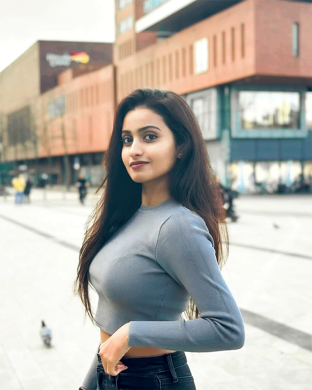 Deepika Pilli’s Refreshing Library Look Steals Hearts