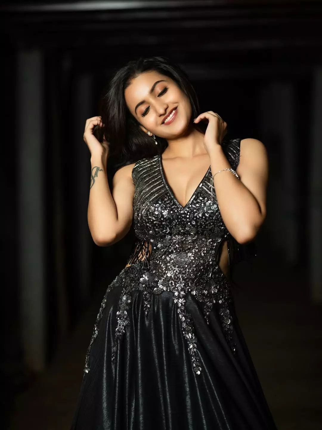 Deepika Pilli’s Refreshing Library Look Steals Hearts Deepika Pilli’s Refreshing Library Look Steals Hearts