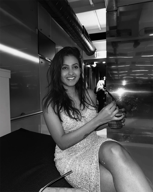 Deepika Pilli’s Refreshing Library Look Steals Hearts