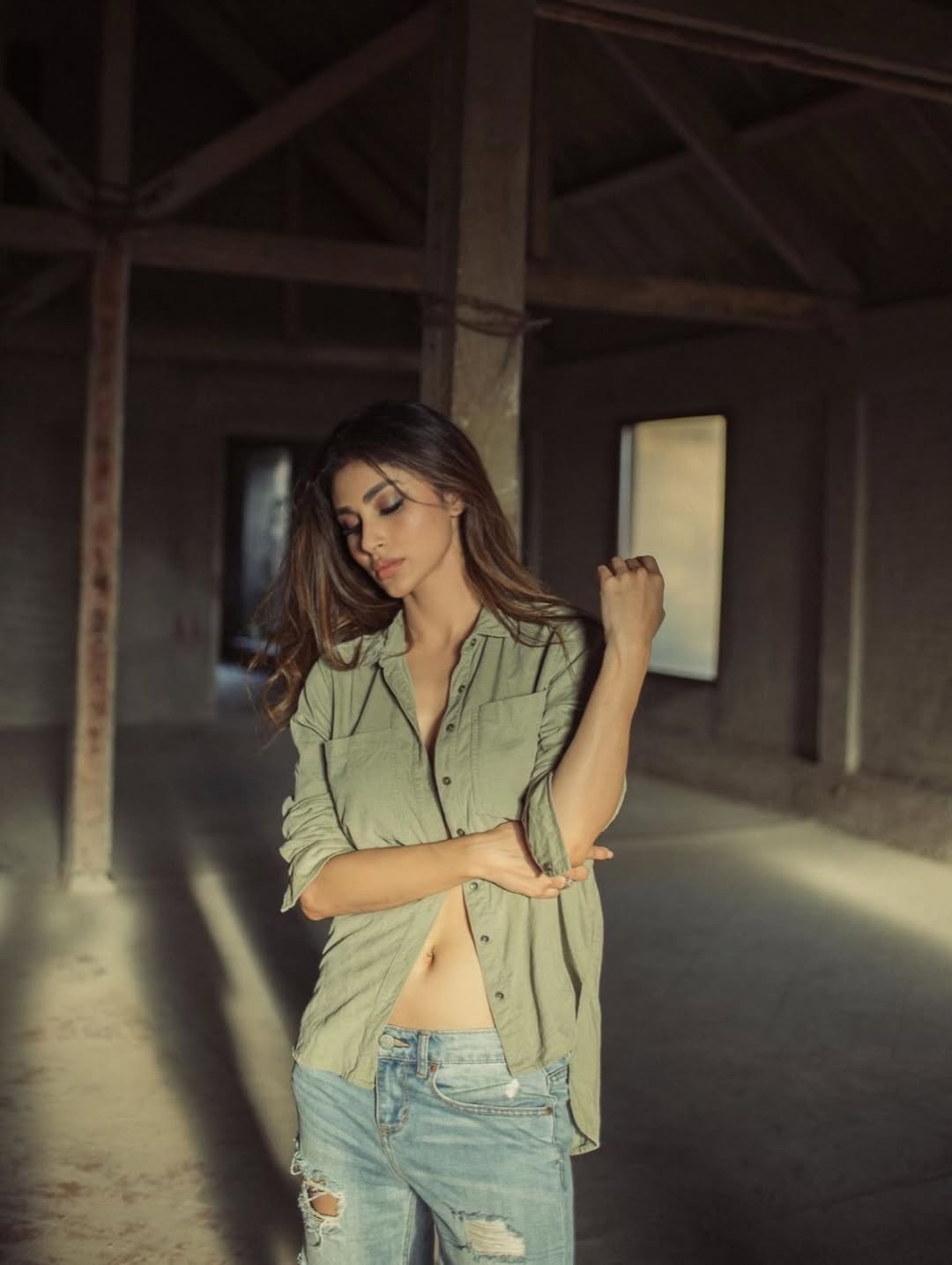 Mouni Roy Keeps It Classy Yet Bold in Latest Click Mouni Roy Keeps It Classy Yet Bold in Latest Click