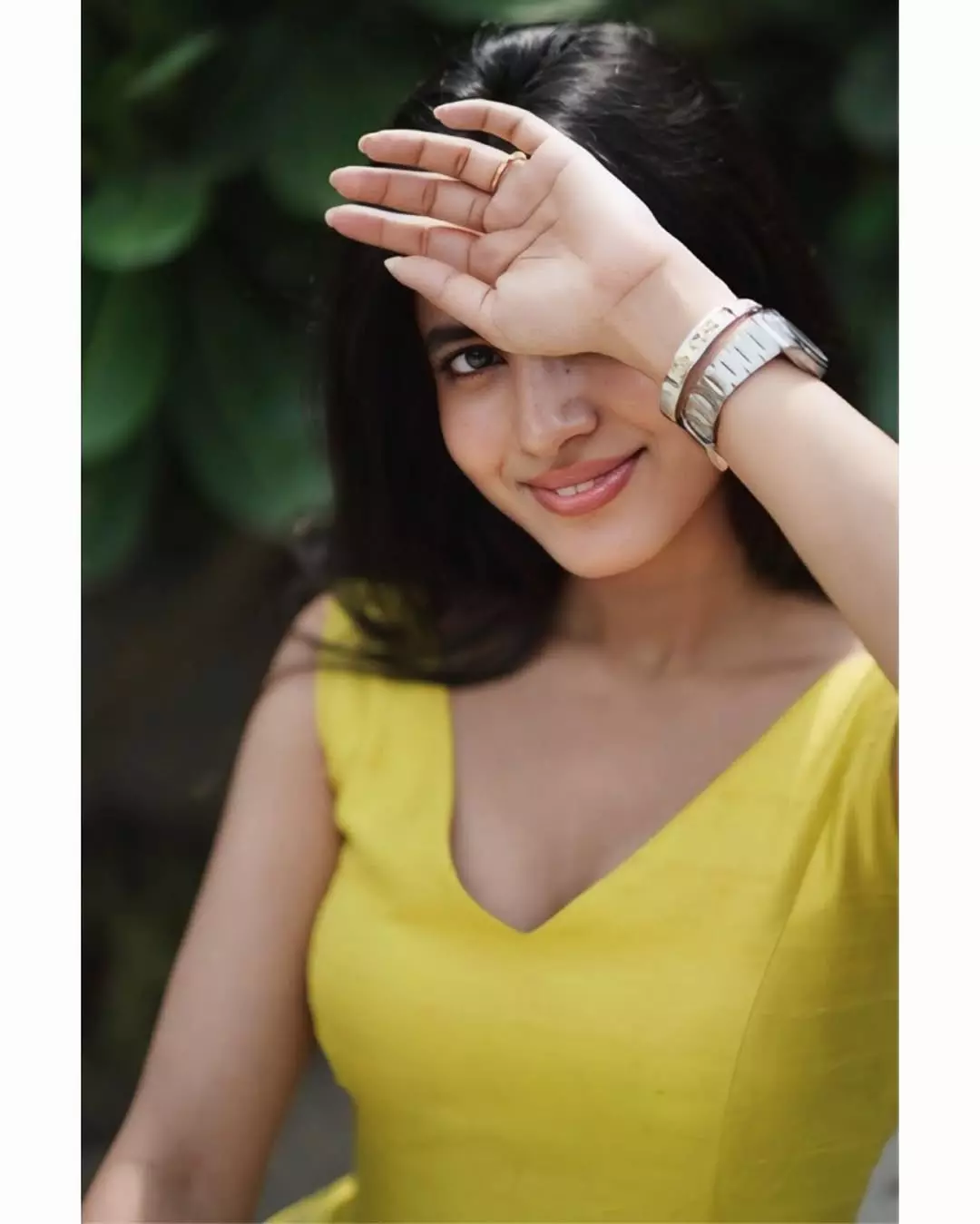 Shivani Nagaram Stuns in Elegant Saree Photoshoot, Wins Hearts with Grace Shivani Nagaram Stuns in Elegant Saree Photoshoot, Wins Hearts with Grace