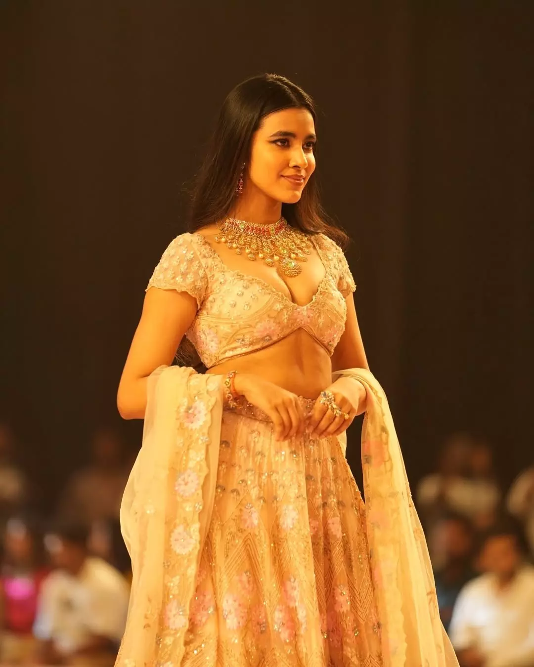 Shivani Nagaram Stuns in Elegant Saree Photoshoot, Wins Hearts with Grace Shivani Nagaram Stuns in Elegant Saree Photoshoot, Wins Hearts with Grace