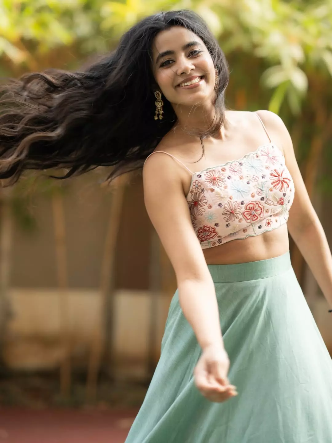 Shivani Nagaram Stuns in Elegant Saree Photoshoot, Wins Hearts with Grace Shivani Nagaram Stuns in Elegant Saree Photoshoot, Wins Hearts with Grace