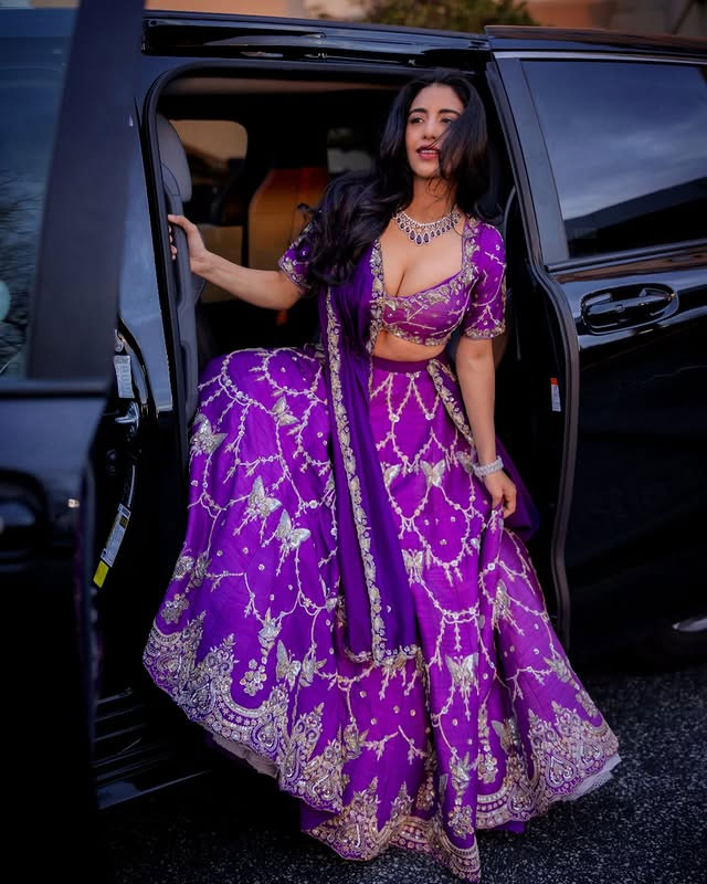 Daksha Nagarkar Serves Chic Vacation Vibes in Style