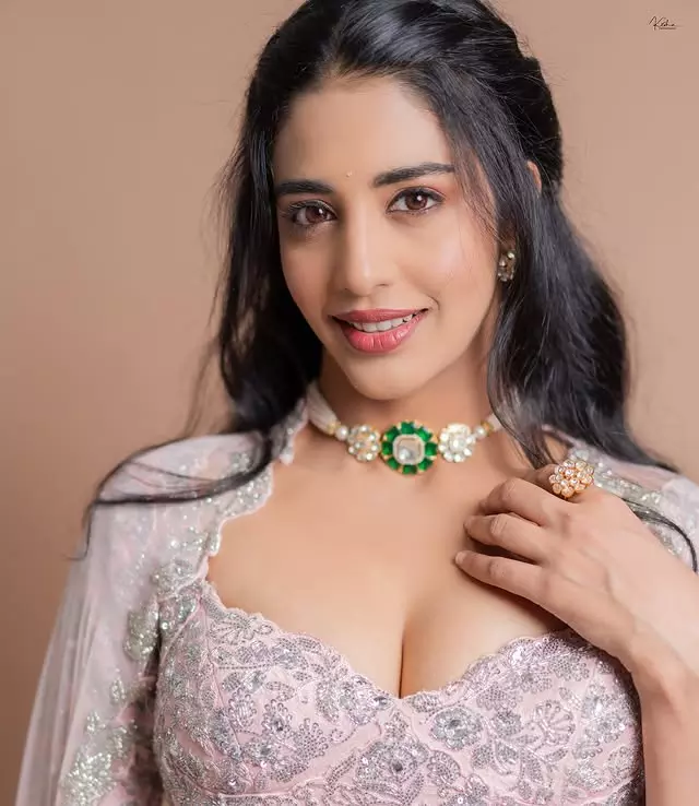 Daksha Nagarkar Serves Chic Vacation Vibes in Style Daksha Nagarkar Serves Chic Vacation Vibes in Style