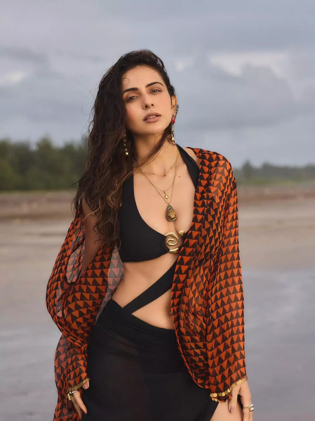 Rakul Preet Singh Balances Elegance and Fashion Effortlessly