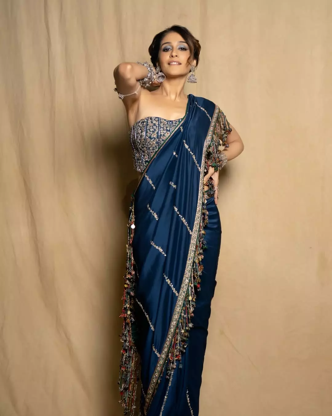 Regina Cassandra Dazzles in Elegant Navy Blue Saree