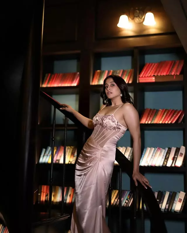 Regina Cassandra Dazzles in Elegant Navy Blue Saree Regina Cassandra Dazzles in Elegant Navy Blue Saree