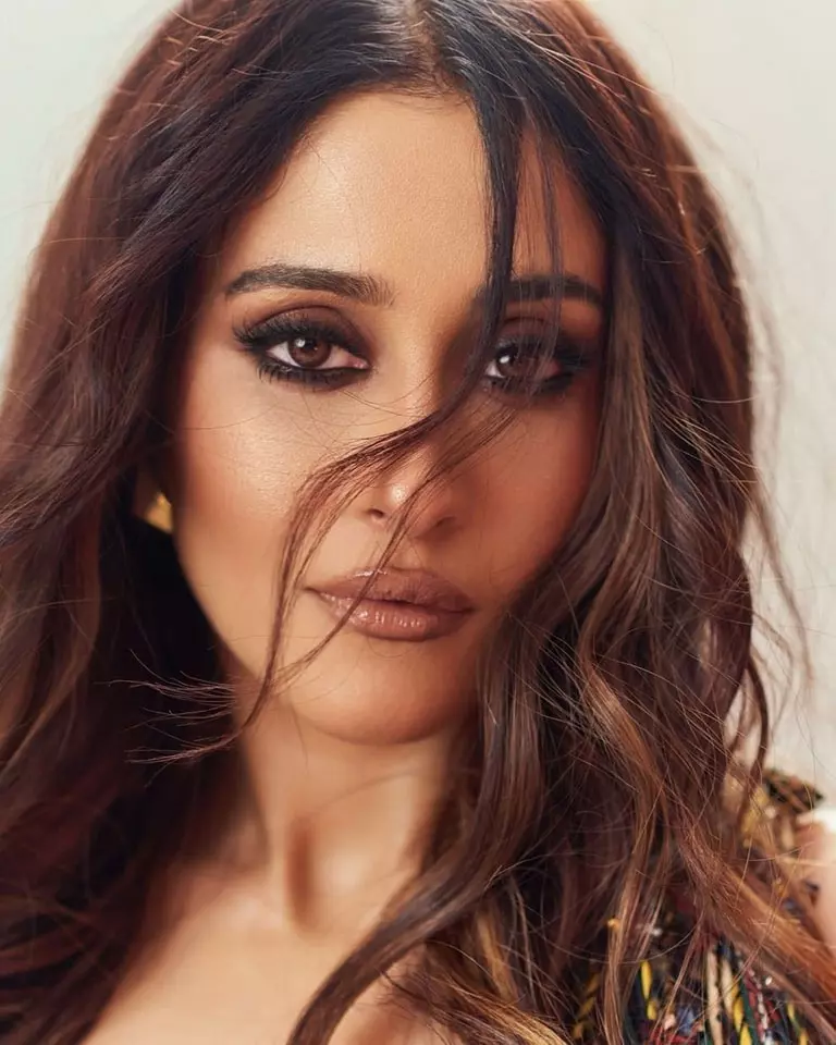 Regina Cassandra Dazzles in Elegant Navy Blue Saree Regina Cassandra Dazzles in Elegant Navy Blue Saree