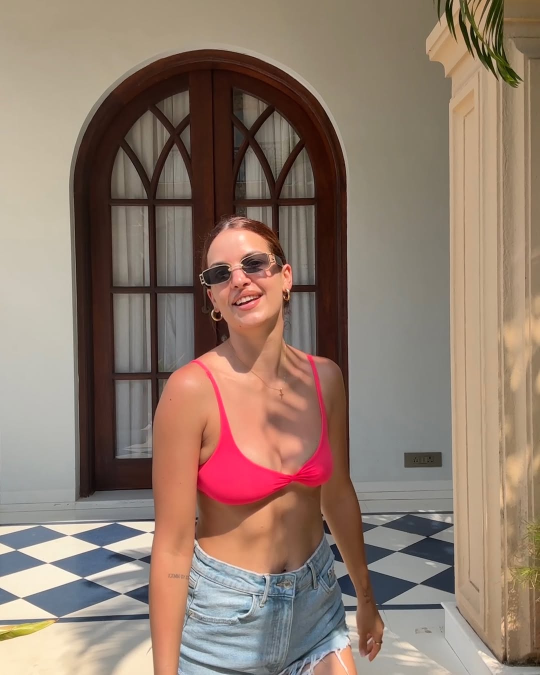 Natasa Stankovic Shines in Chic Look Natasa Stankovic Shines in Chic Look