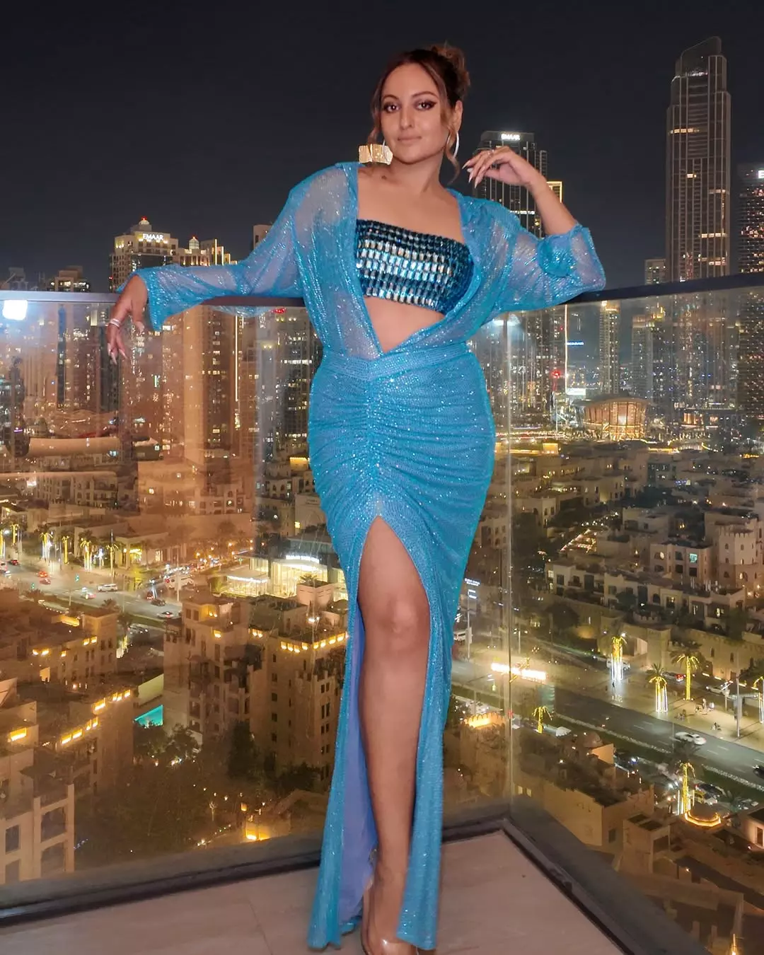 Pretty in Pink: Sonakshi Sinha’s Effortless Glow Pretty in Pink: Sonakshi Sinha’s Effortless Glow