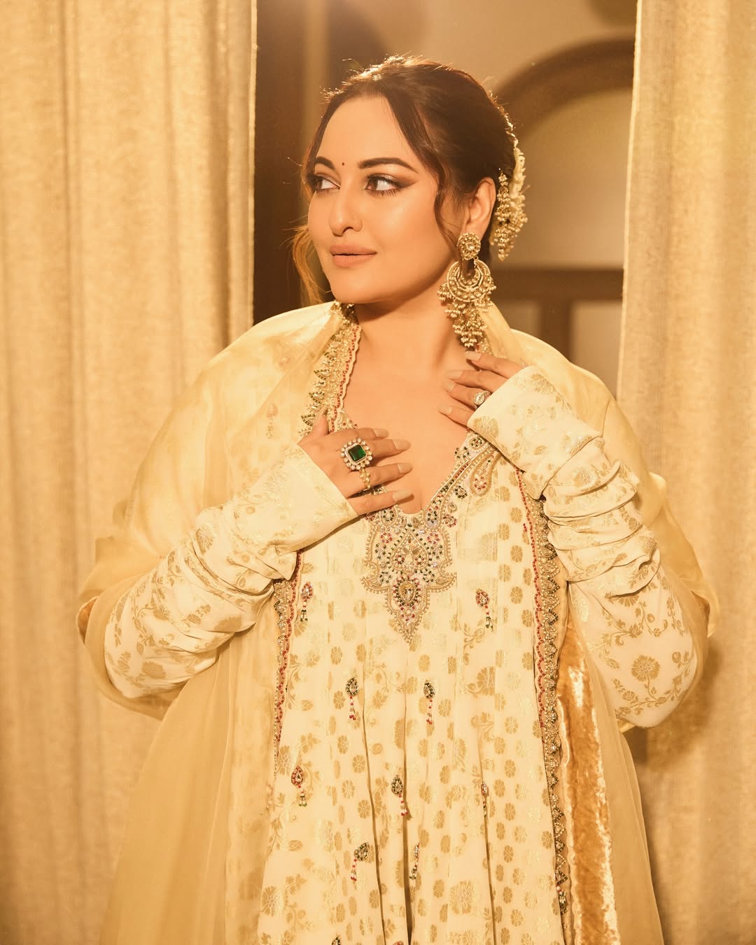 Pretty in Pink: Sonakshi Sinha’s Effortless Glow