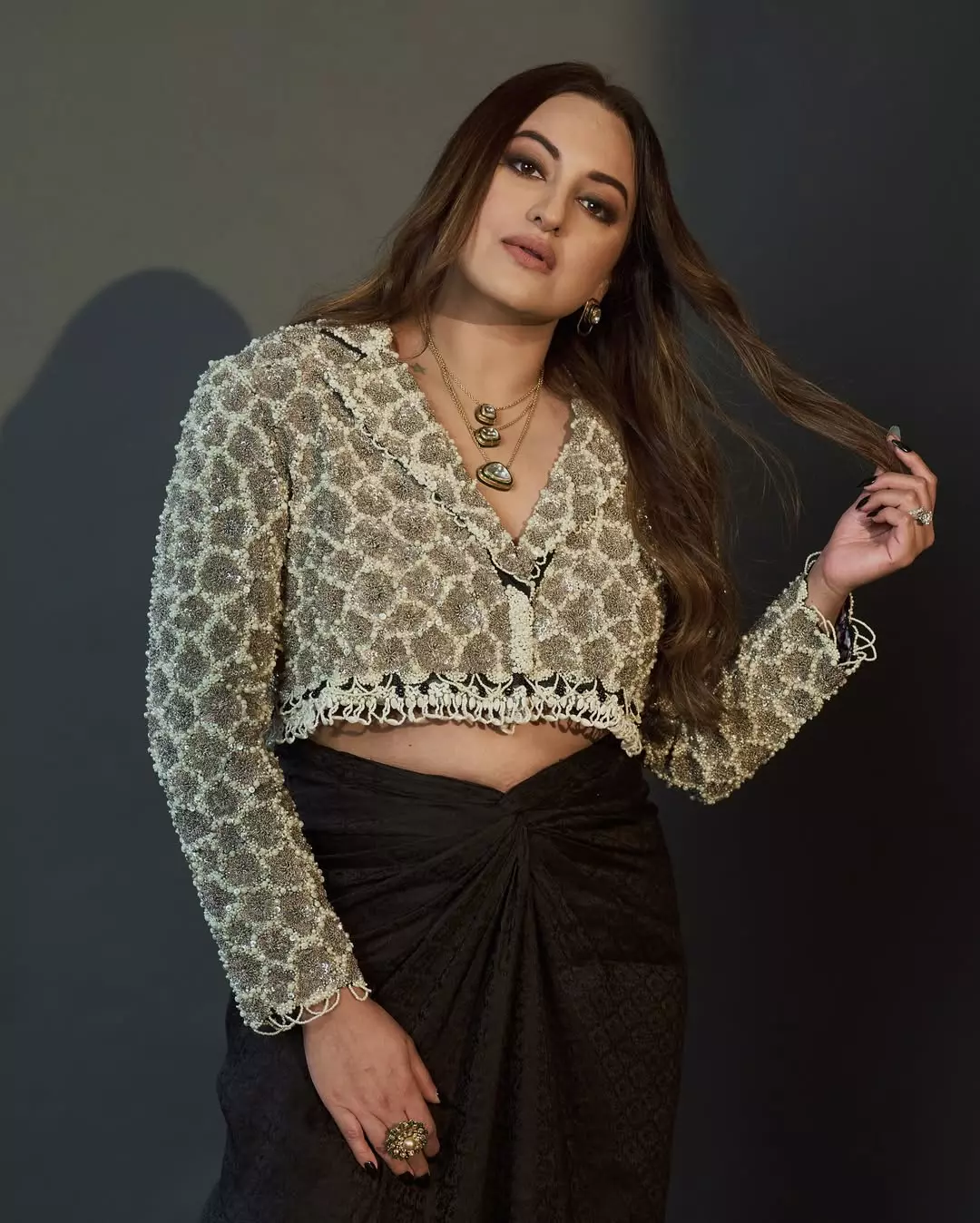 Pretty in Pink: Sonakshi Sinha’s Effortless Glow Pretty in Pink: Sonakshi Sinha’s Effortless Glow