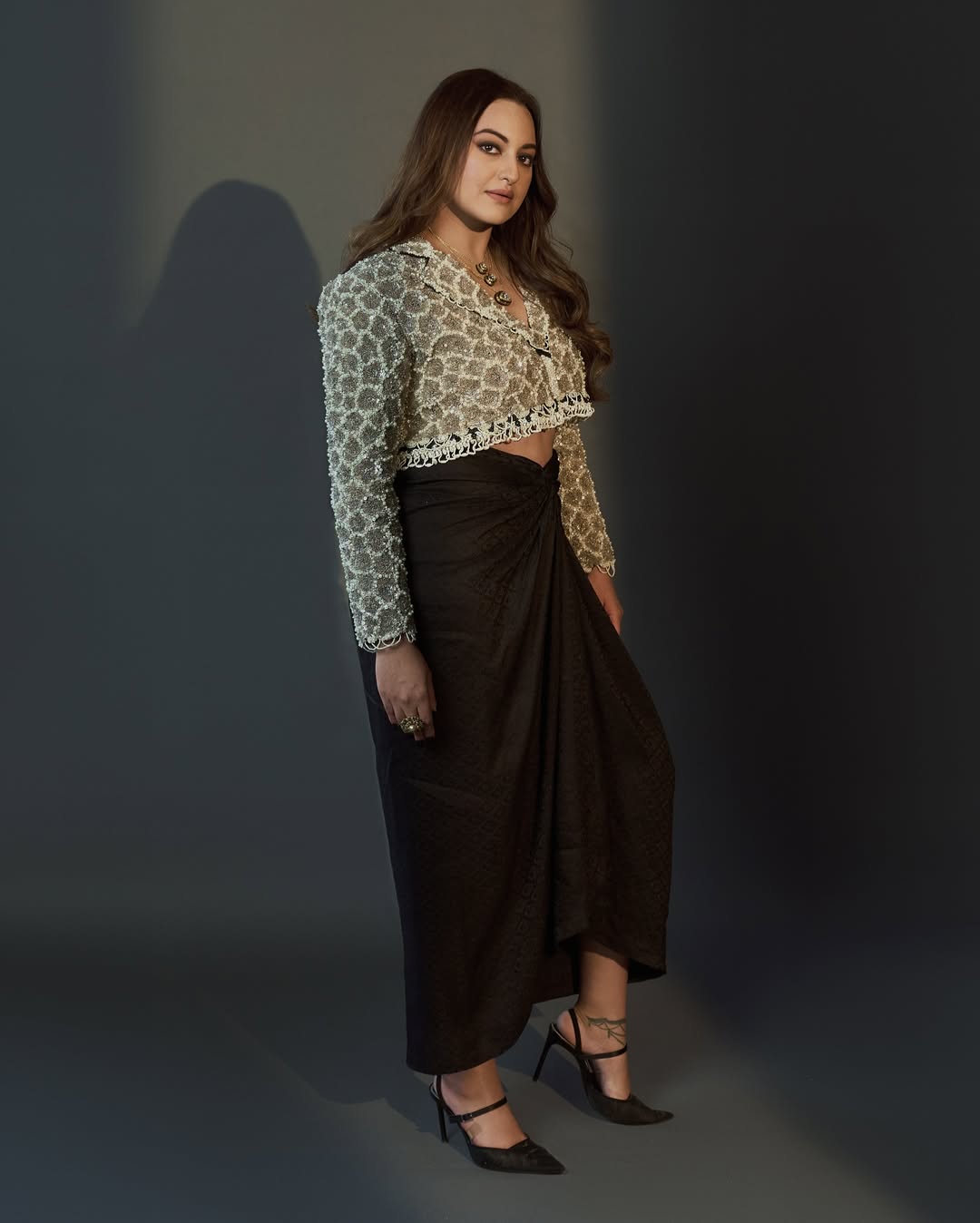 Pretty in Pink: Sonakshi Sinha’s Effortless Glow Pretty in Pink: Sonakshi Sinha’s Effortless Glow