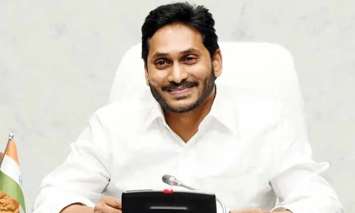 జగన్ స్క్రిప్ట్ రైటర్‌ను తిట్టి ఏం ప్రయోజనం?