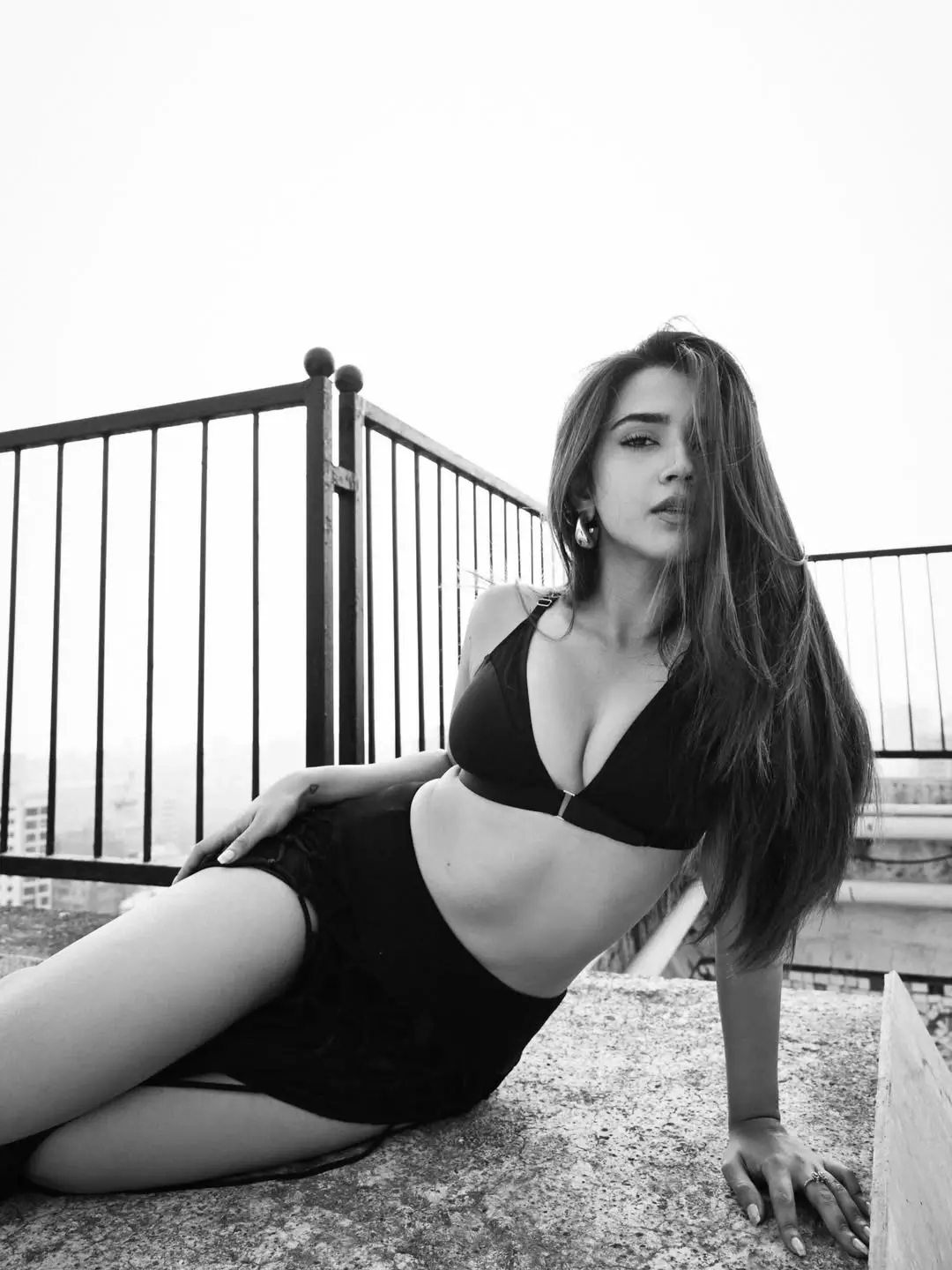 Roshni Walia Shines Bright in a Captivating New Look