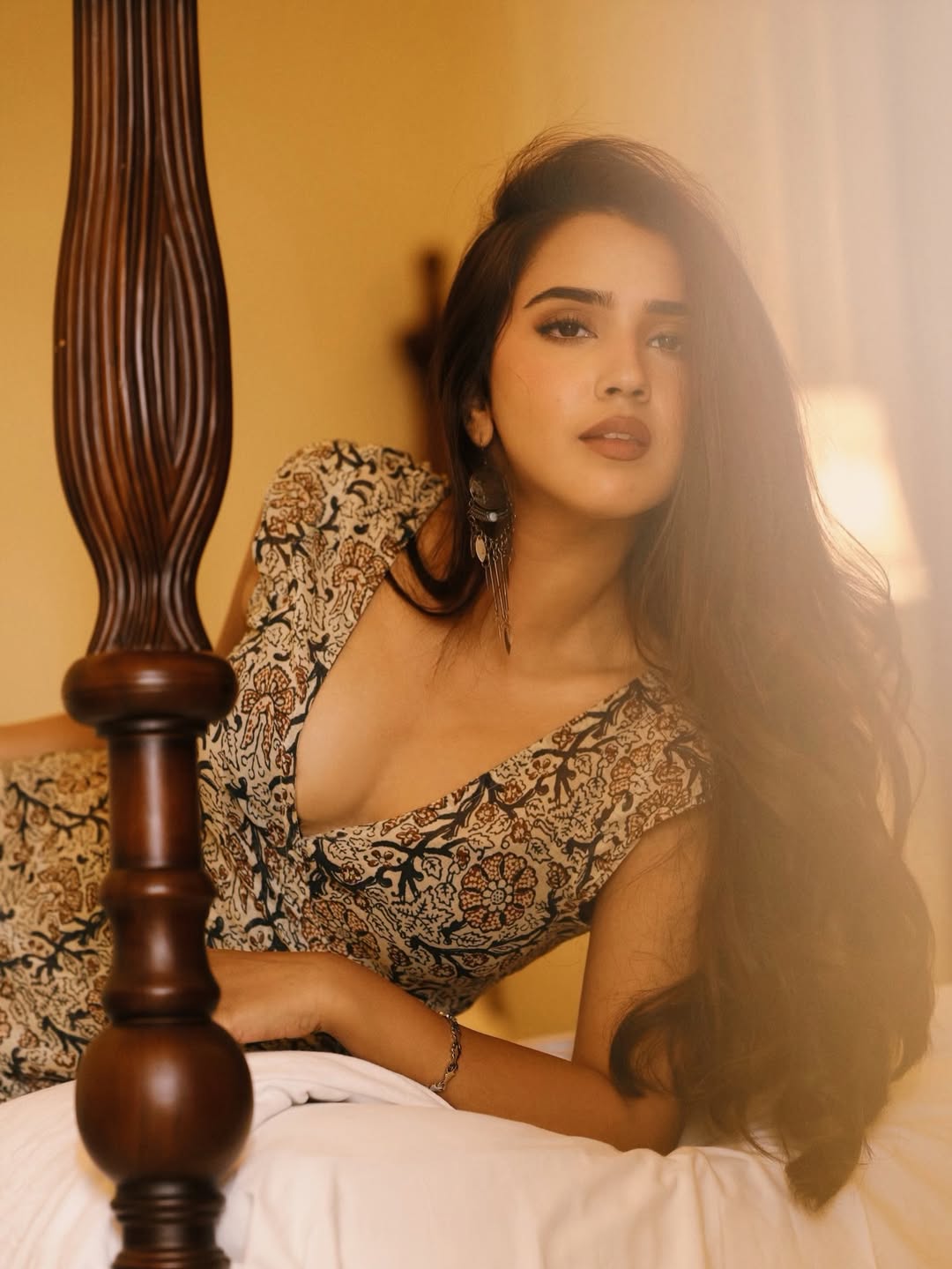 Roshni Walia Shines Bright in a Captivating New Look