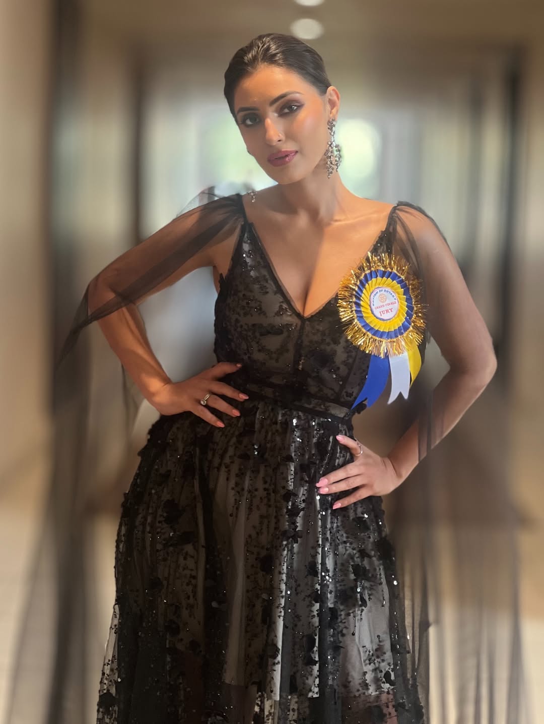 Elegance Redefined: Shivangi Verma at the Star-Studded Night