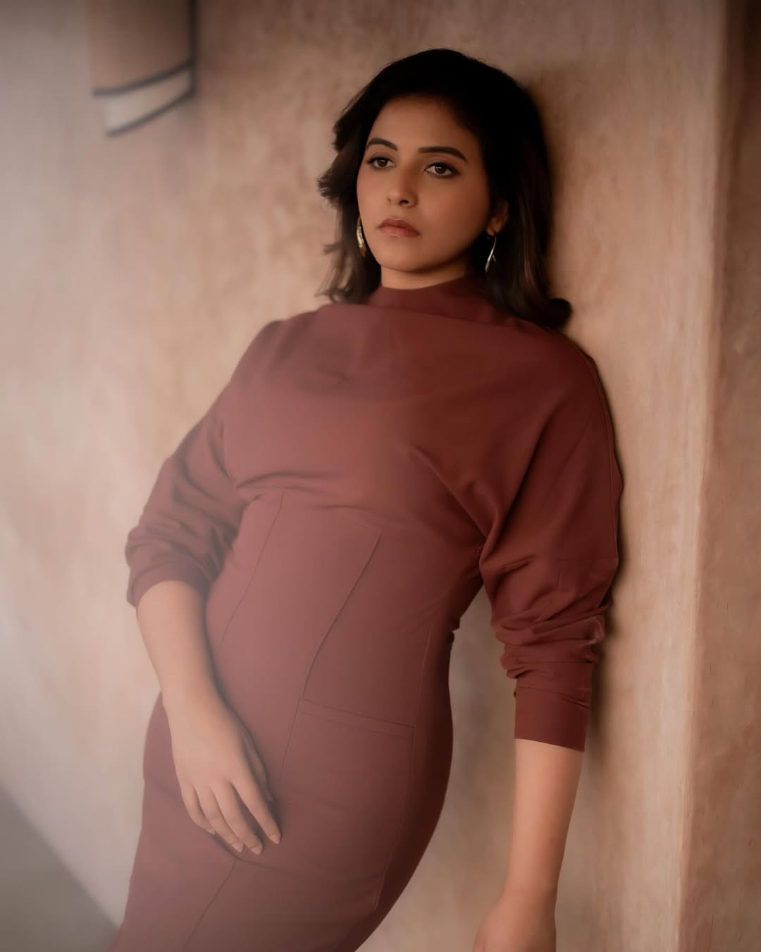 Anjali Shares a Beautiful Corridor Pics on Instagram