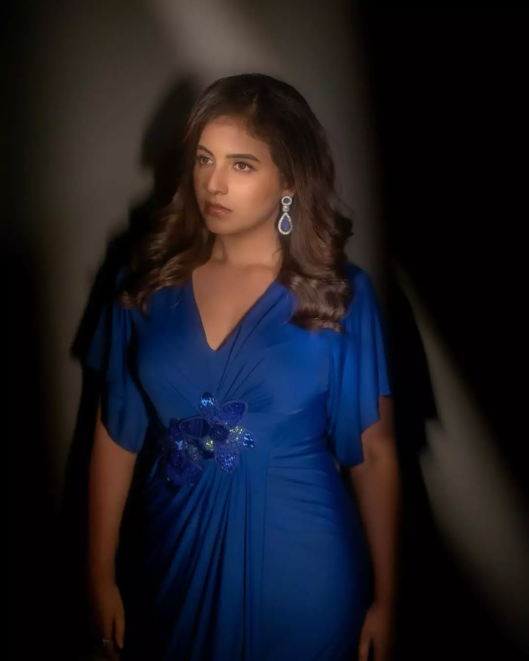 Anjali Shares a Beautiful Corridor Pics on Instagram