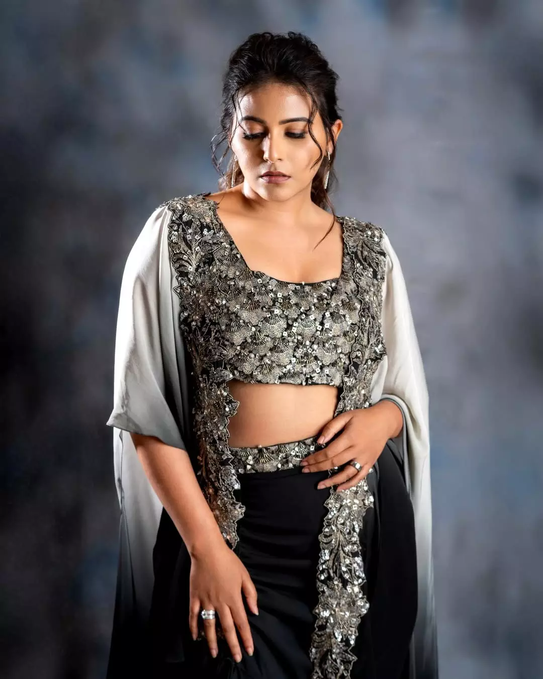 Anjali Shares a Beautiful Corridor Pics on Instagram