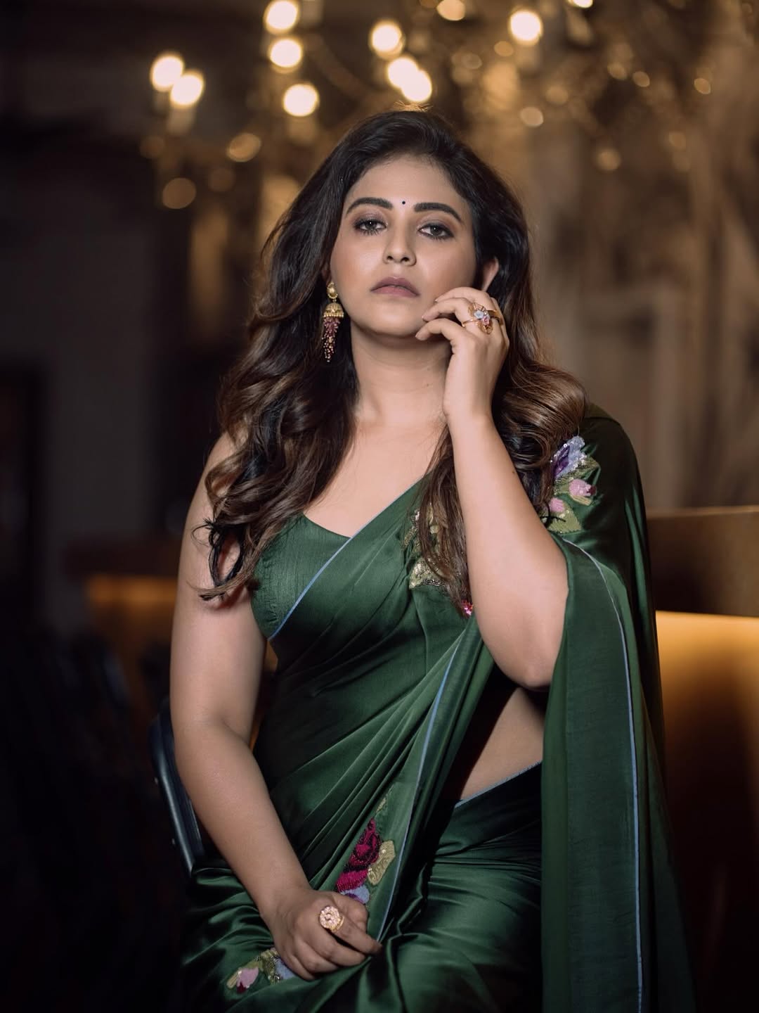 Anjali Shares a Beautiful Corridor Pics on Instagram