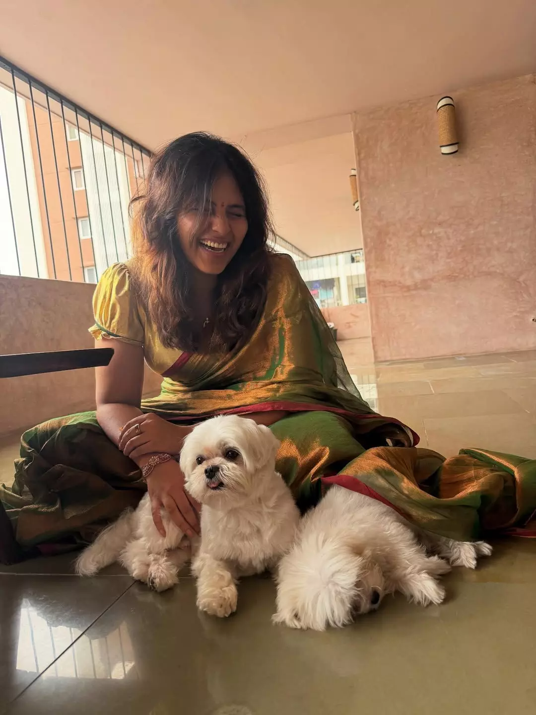 Anjali Shares a Beautiful Corridor Pics on Instagram