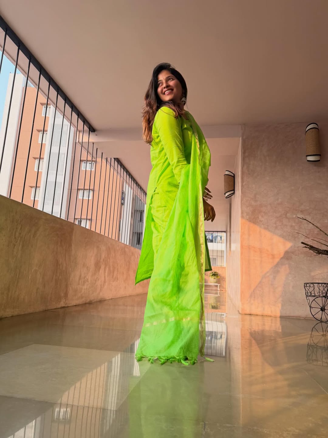 Anjali Shares a Beautiful Corridor Pics on Instagram