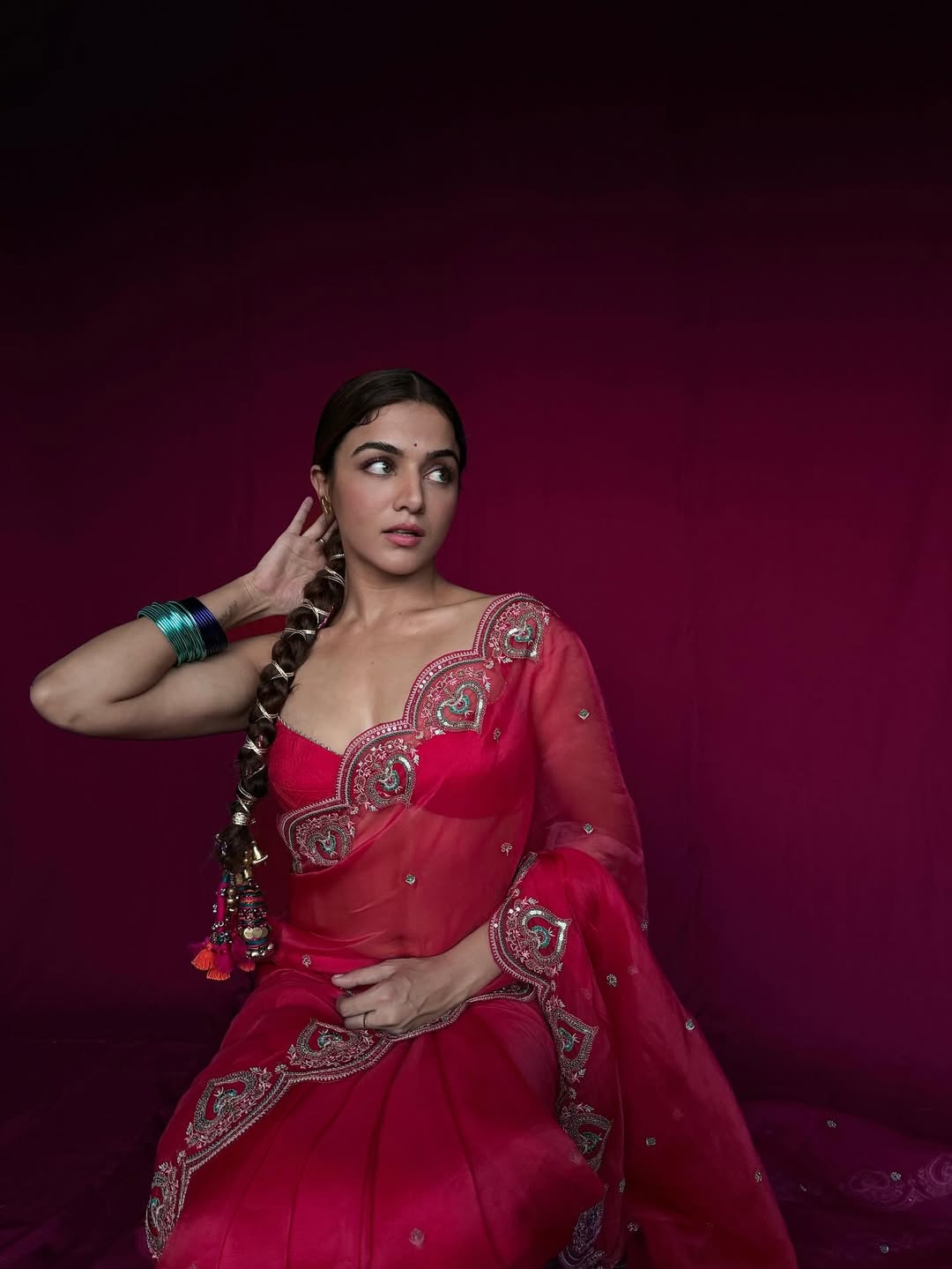 Effortless Beauty: Wamiqa Gabbi’s Style Steals the Spotlight