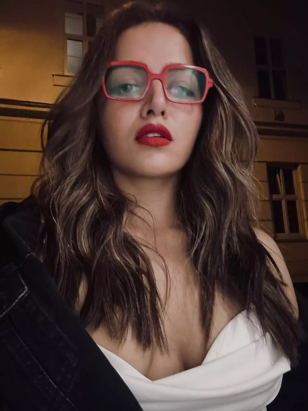 Effortless Beauty: Wamiqa Gabbi’s Style Steals the Spotlight Effortless Beauty: Wamiqa Gabbi’s Style Steals the Spotlight