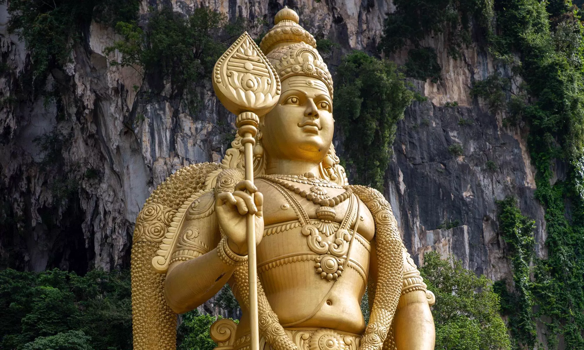 ఒకే క‌థ‌ని ఇంత మంది చెబితే క‌ష్ట‌మేమో?