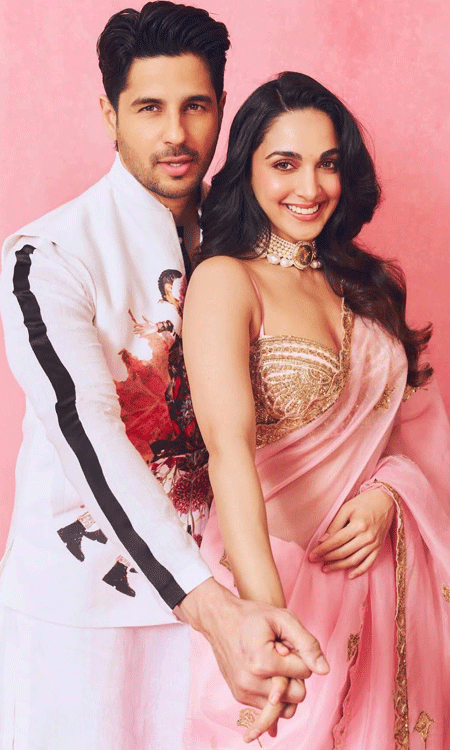 Kiara Advani And Sidharth Malhotra Make First Appearance As Parents At NMACC