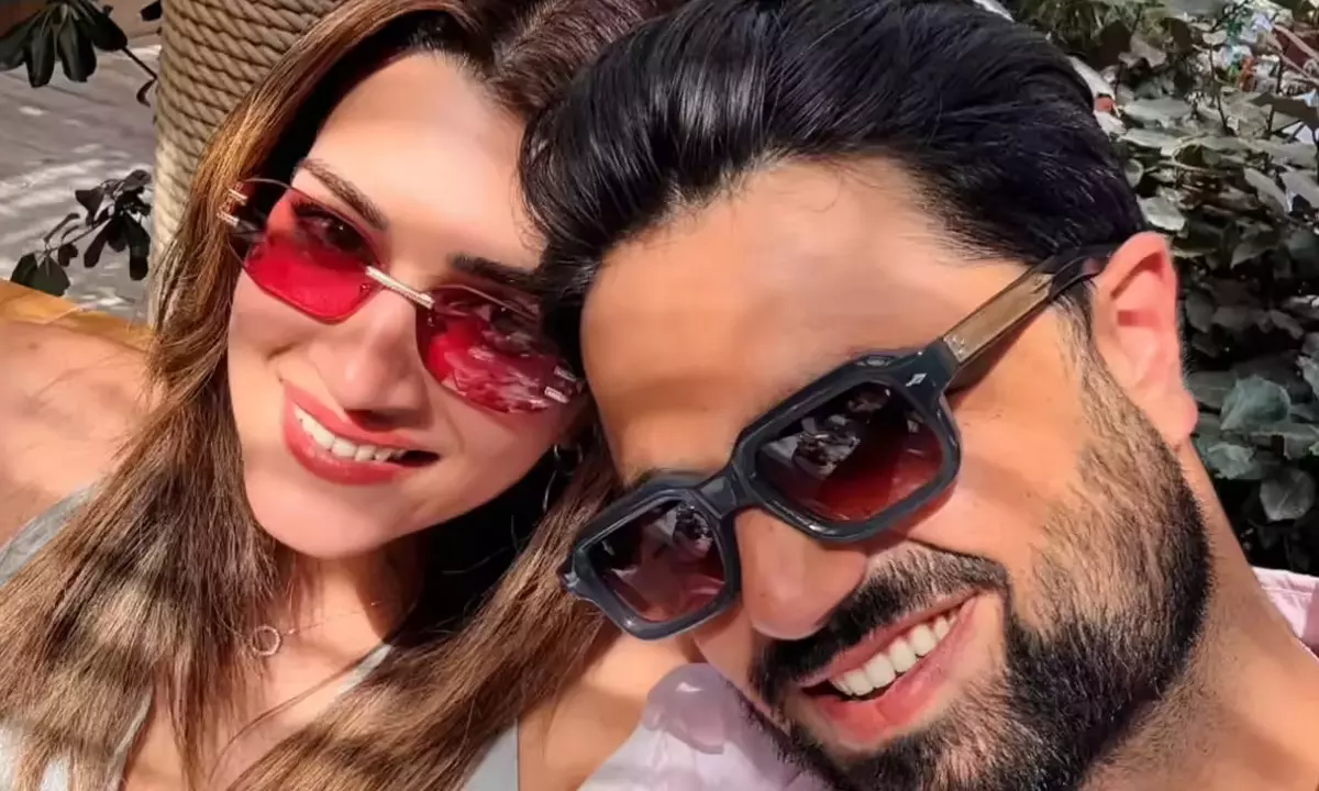 ధోనీ బంధువుతో హీరోయిన్‌ ప్రేమాయణం...!