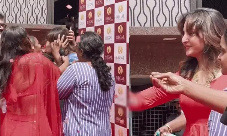 వైరల్ వీడియో: మంజూ వారియర్‌కు షాకింగ్ ఇన్సిడెంట్