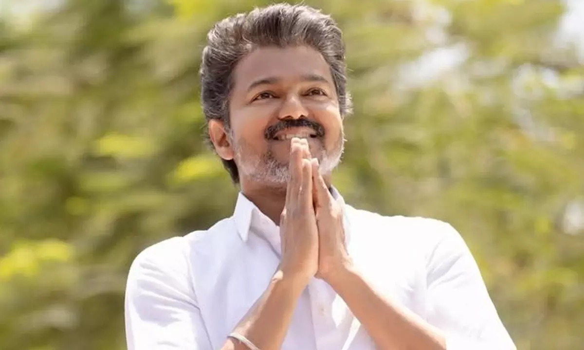 దళపతి వ్యూహం ఇదేనా.. విజయ్ ఒంటరి పోరు వెనుక మాస్టర్ ప్లాన్!