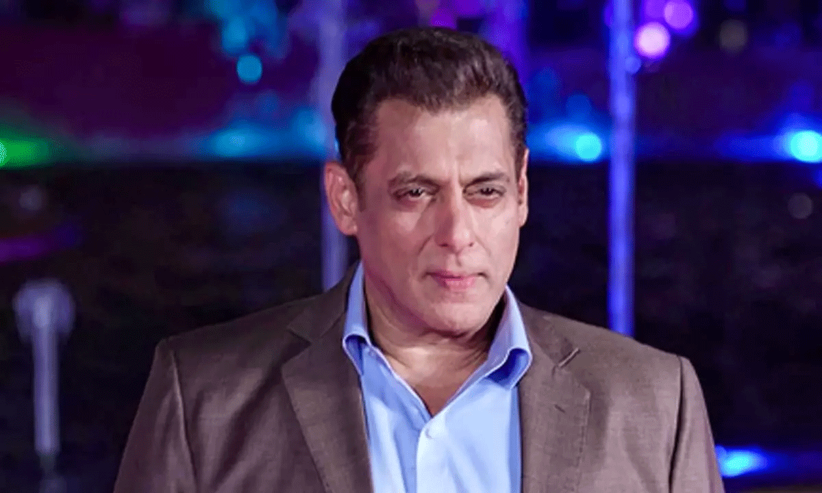 యాంకర్ ఓవర్ యాక్షన్‌కు చెక్ పెట్టిన సల్మాన్ ఖాన్