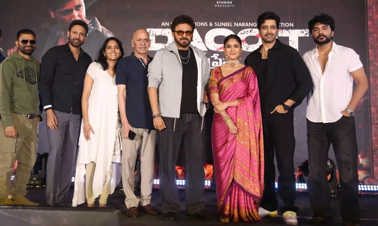 డెకాయిట్ కొత్తగా ఉంది.. బ్లాక్ బస్టర్ హిట్ పక్కా!: వెంకీ