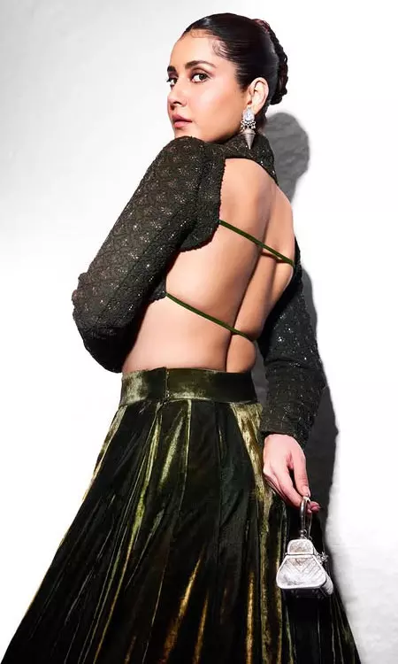 Raashi Khanna Honored at India 2030 Leadership Conclave