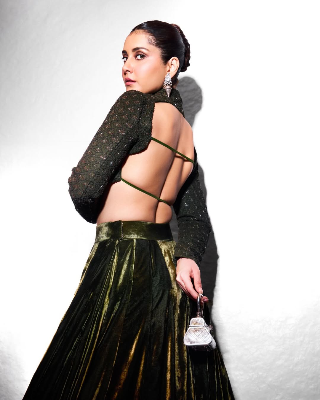 Raashi Khanna Honored at India 2030 Leadership Conclave