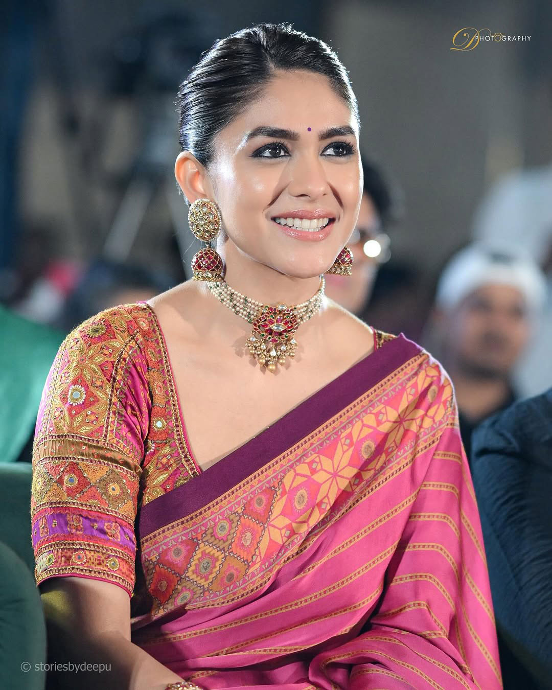 Mrunal Thakur Stuns in Pink-Purple Saree at Dacoit Pre-Release