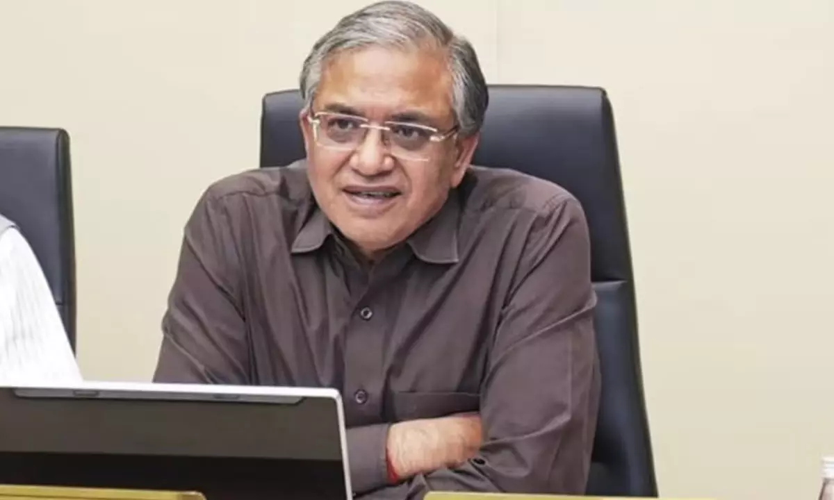 సీఈసీపై అభిశంసన తీర్మానం.. కేంద్రాన్ని రక్షించిన ఆ ఇద్దరు?