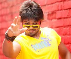 Girls Closing Doors On Manoj Face